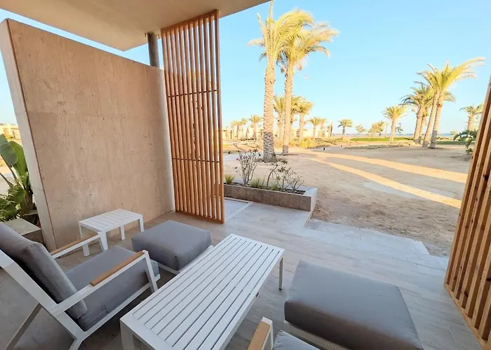Beachy Pool Side Mesca Somabay Steps To Sea الغردقة
