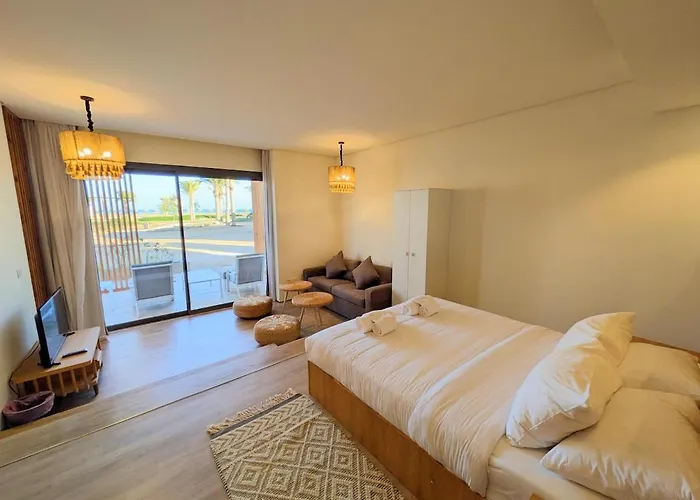 Beachy Pool Side Mesca Somabay Steps To Sea * الغردقة
