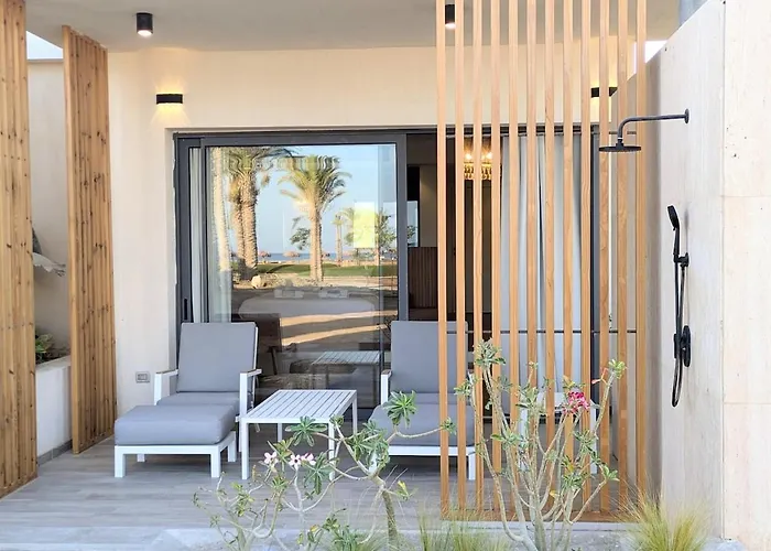 Beachy Pool Side Mesca Somabay Steps To Sea * الغردقة